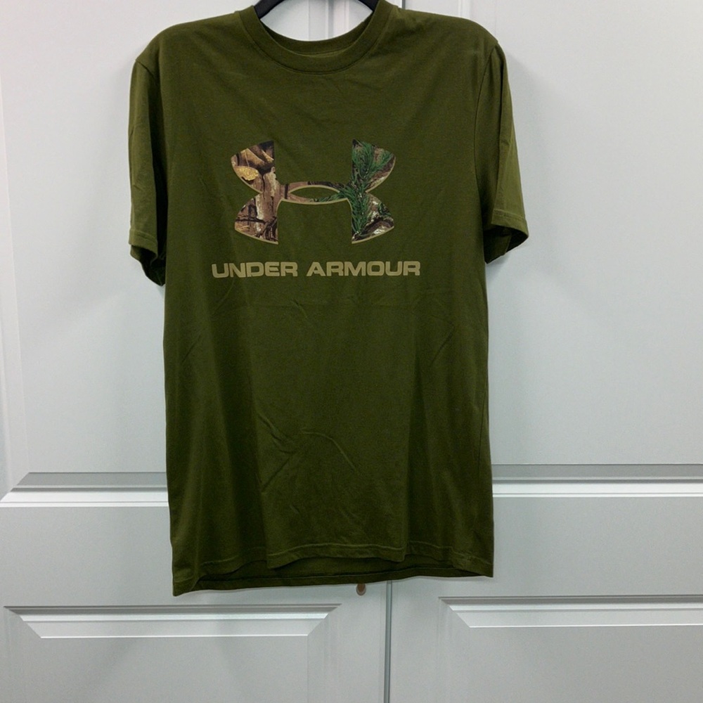 NWOT - Unisex Under Armour Tee